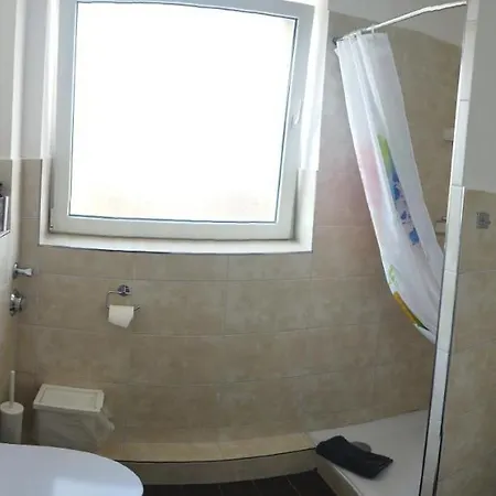 In Monteurwohnung 3 70 M2, Kueche Und Badezimmer, 3 Og Appartement
